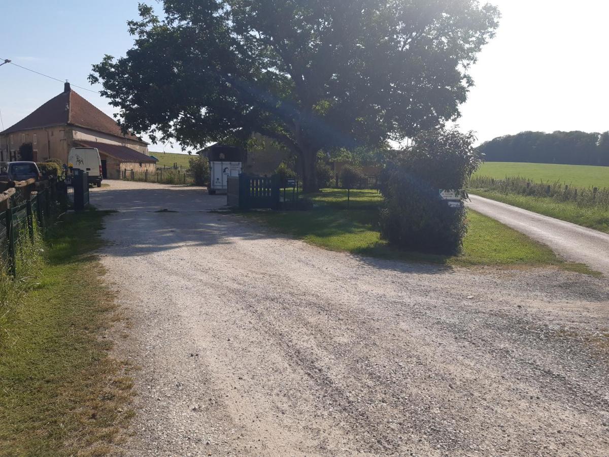 Hotel Ferme Des Champs Vrécourt Zewnętrze zdjęcie