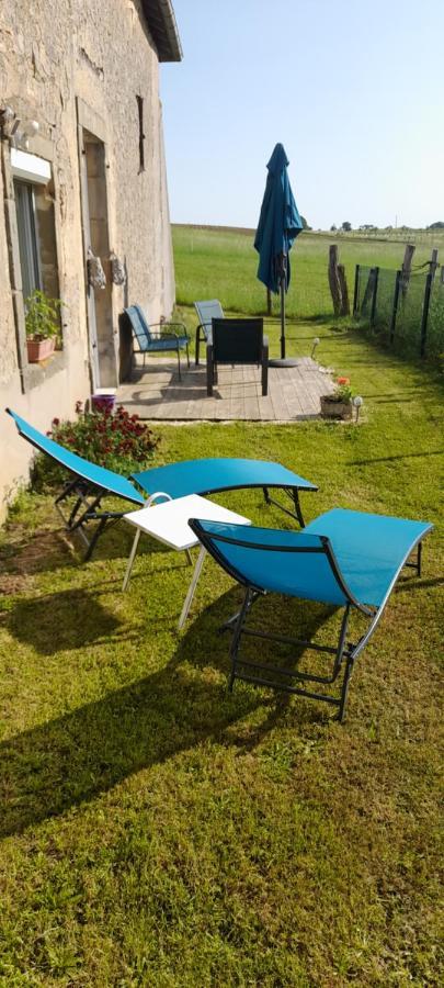 Hotel Ferme Des Champs Vrécourt Zewnętrze zdjęcie