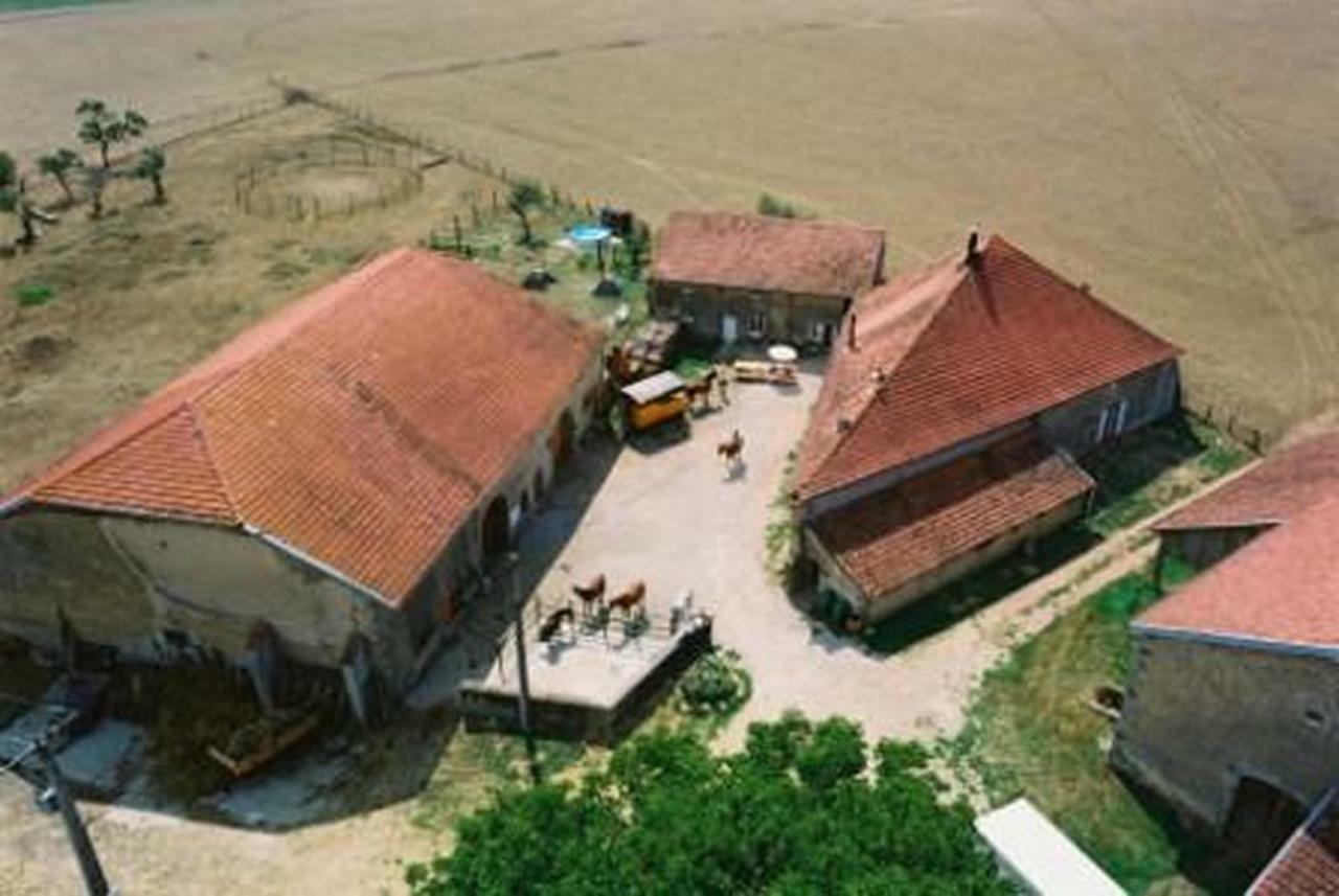 Hotel Ferme Des Champs Vrécourt Zewnętrze zdjęcie